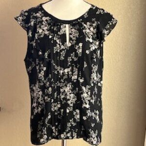 Elle Large sleeveless top. Large, Black, Grey, and White.